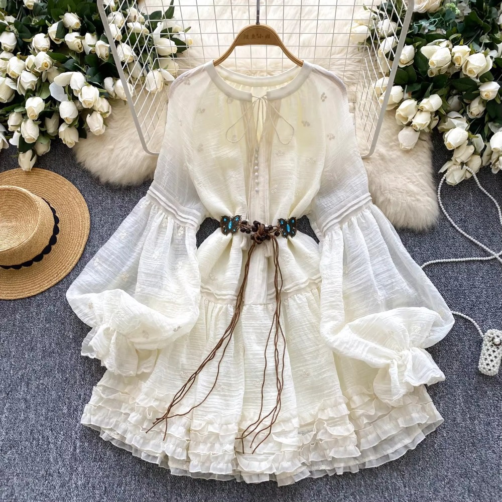 Winter Clothing In French - Tatlı İşlemeli O-Boyun Dantel-up Vintage Fener