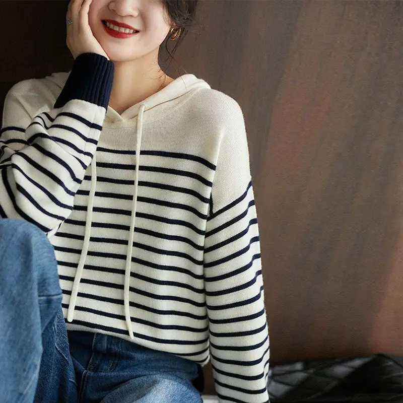 Uzun Kollu Bol Kapüşonlu Sweat - Winter Clothing Essentials For Women incelemesi ve fiyatı